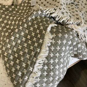 Green/cream Reversible Cotton Gauze Blanket